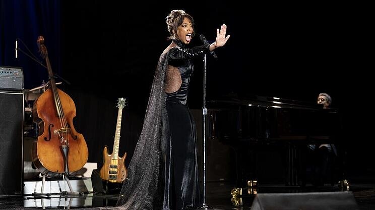 Whitney Houston: I Wanna Dance with Somebody